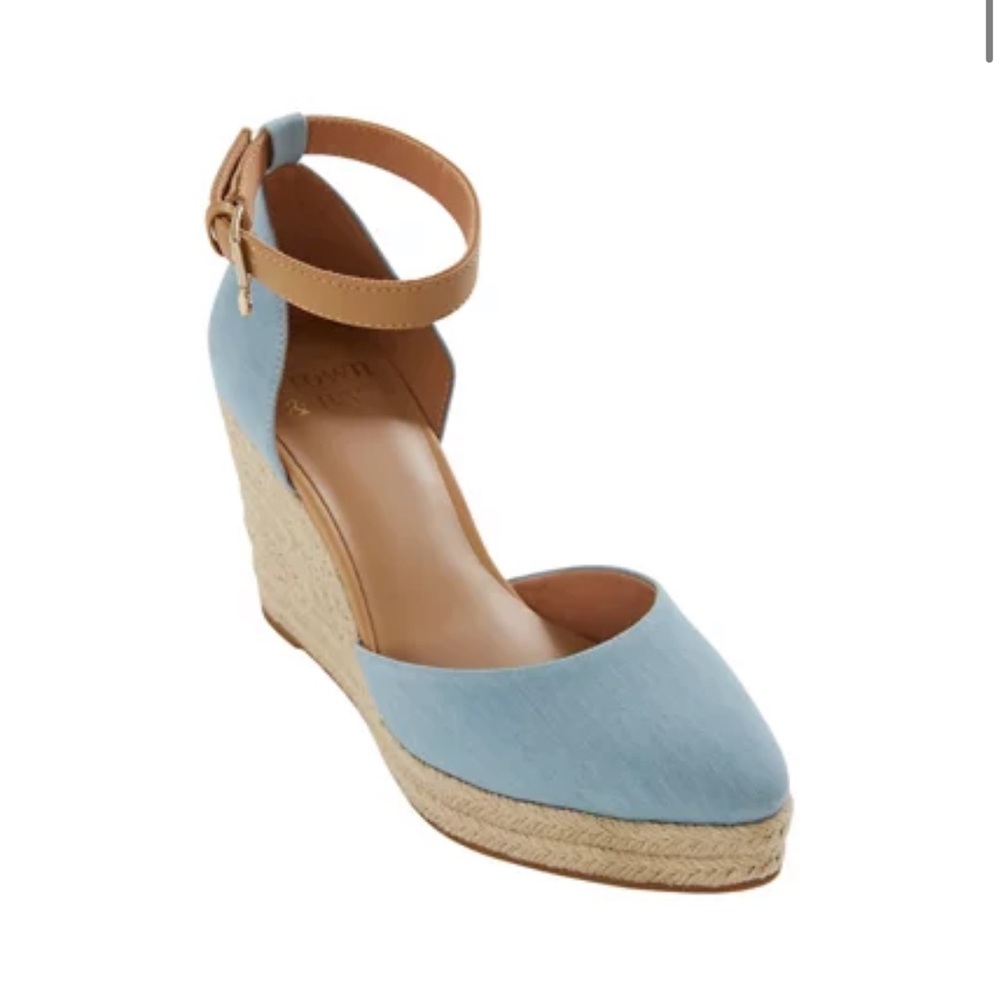 Crown & Ivy™ Lonnie Wedges with Box classy Buckle closure Almond toe Espadrilles